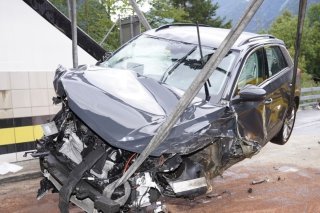 La triple collision est survenue près d'un tunnel autoroutier à SIlenen (UR). Elle a fait deux blessés.